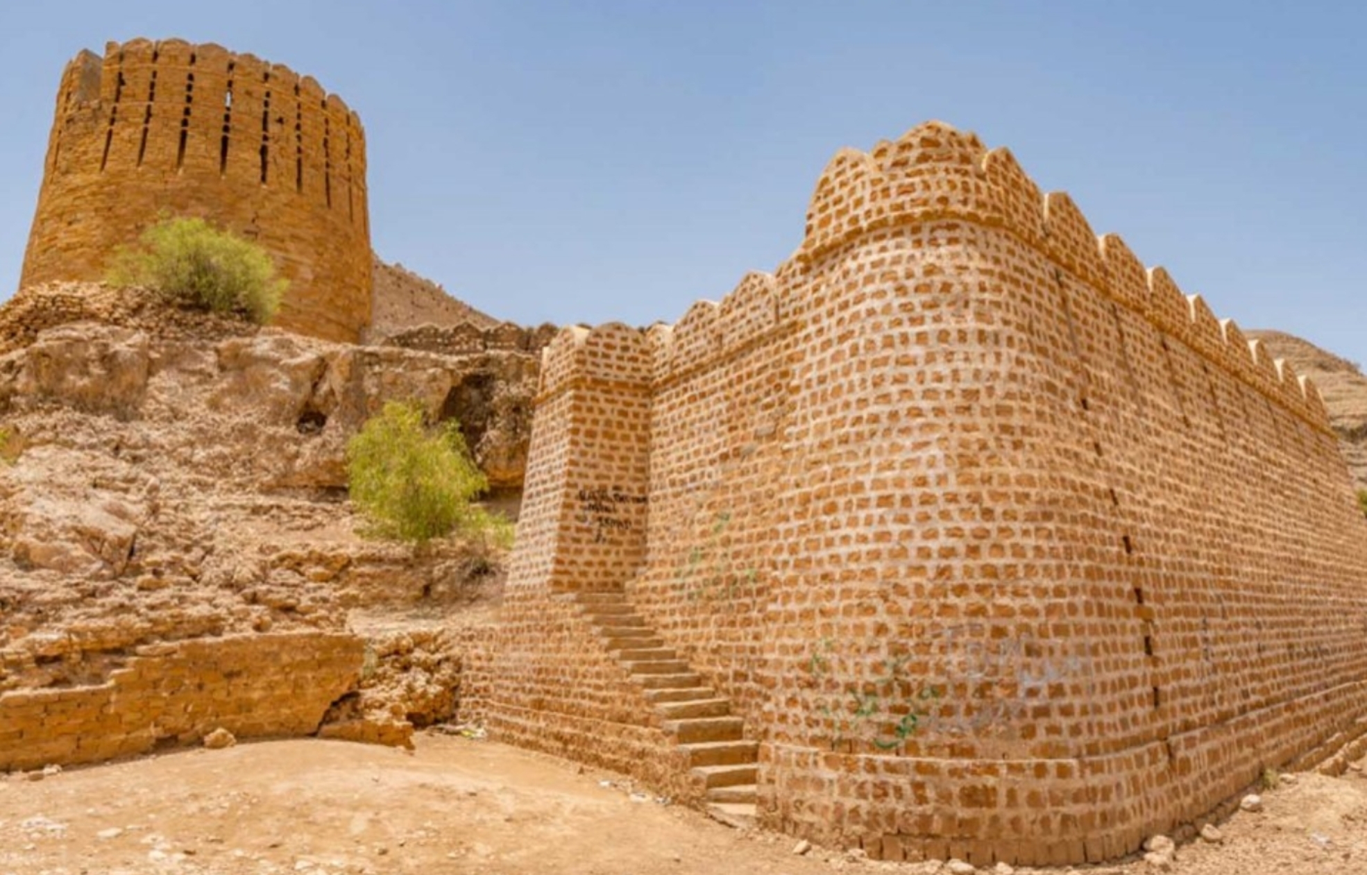 Ranikot-Fort-located-in-Jamshoro-District-Sindh-is-the-largest-Fort-of-the-World-with-a-circumference-of-31-Km