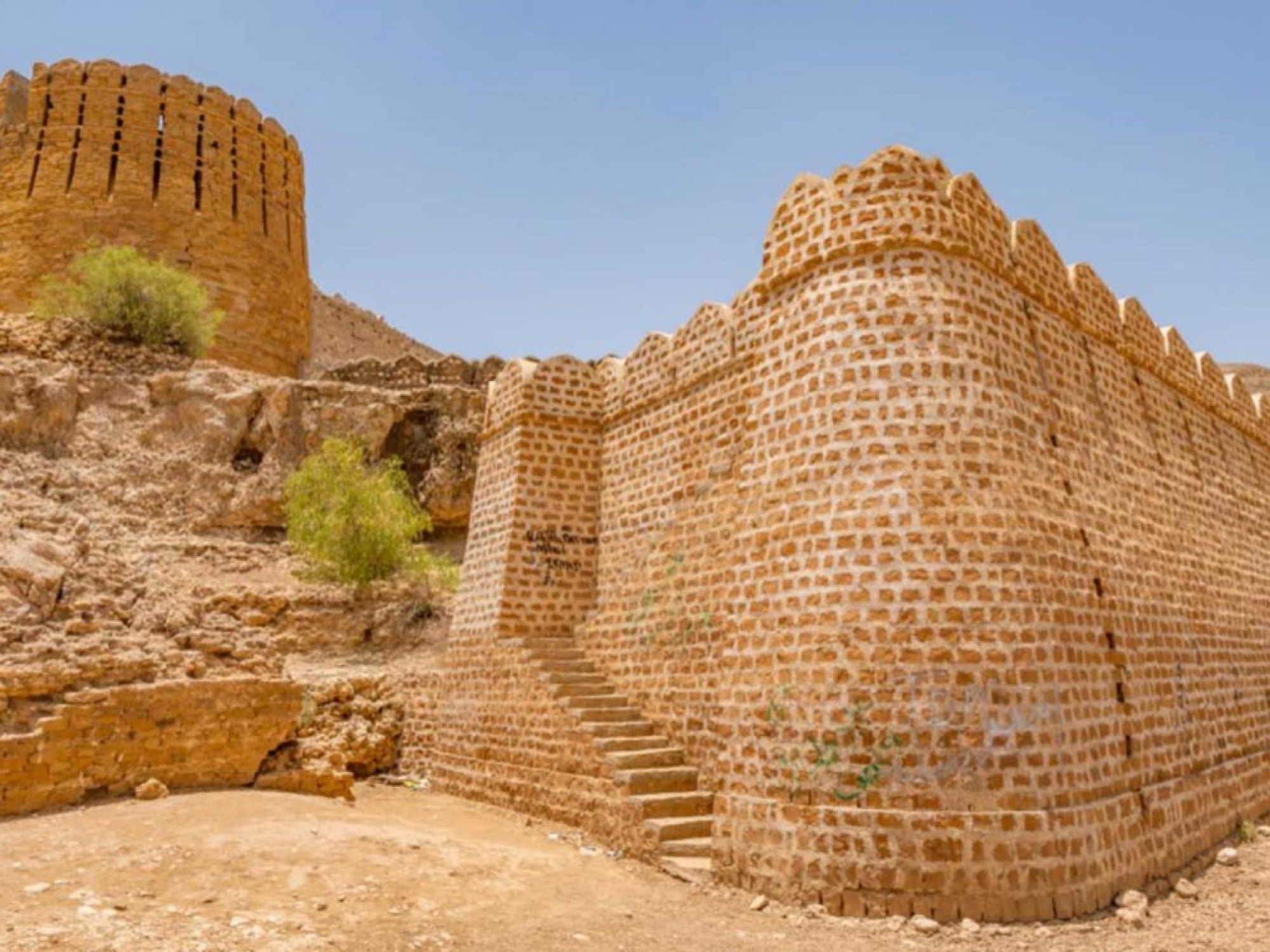 Ranikot-Fort-located-in-Jamshoro-District-Sindh-is-the-largest-Fort-of-the-World-with-a-circumference-of-31-Km