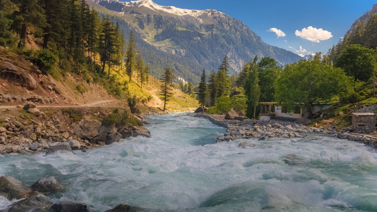 Swat-valley-is-one-of-the-major-tourist-attractions-known-as-the-switzerland-of-Pakistan