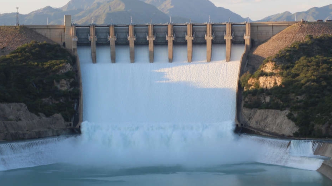 Tarbela-Dam-Of-Pakistan-Is-the-Largest-Earth-Filled-Dam-in-the-World