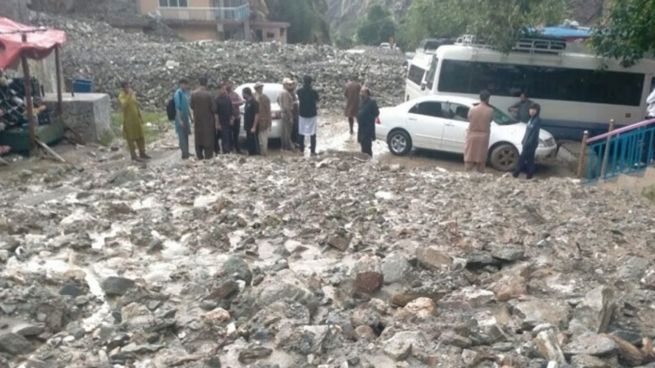 Babusar-Top-Cloudburst-Kills-3-Leaves-15-Missing (1)